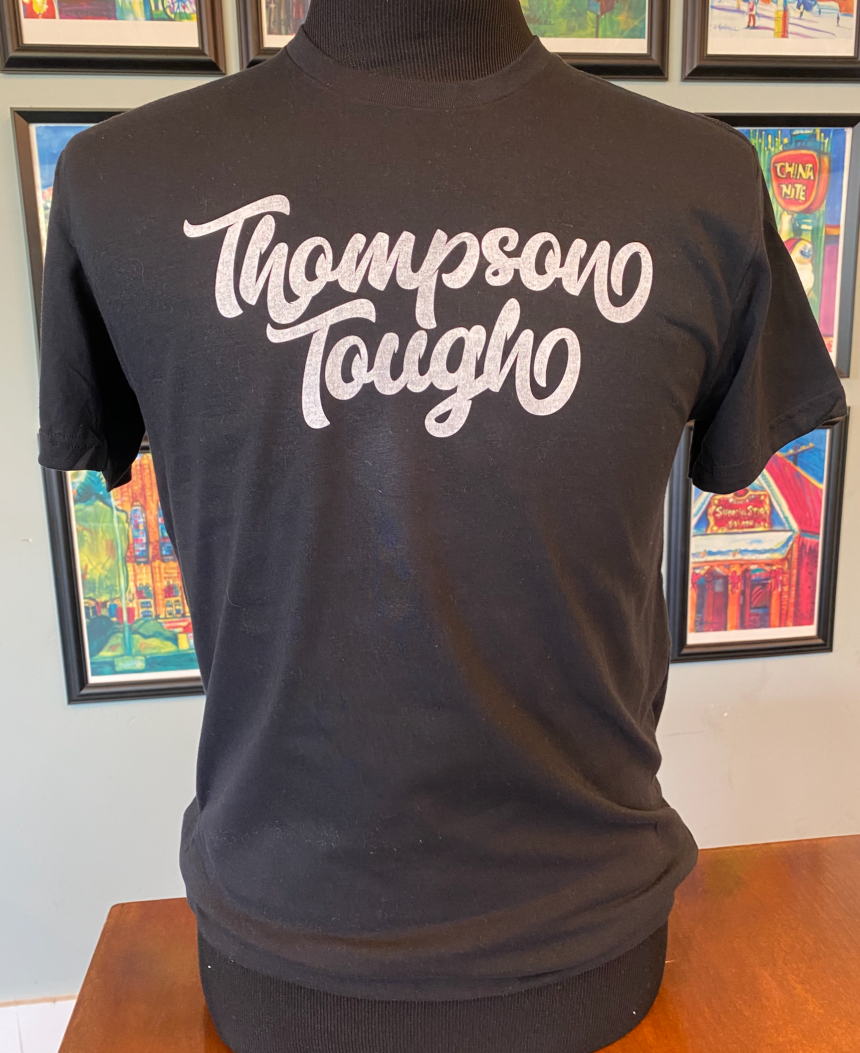 THOMPSON TOUGH SCRIPT TEE